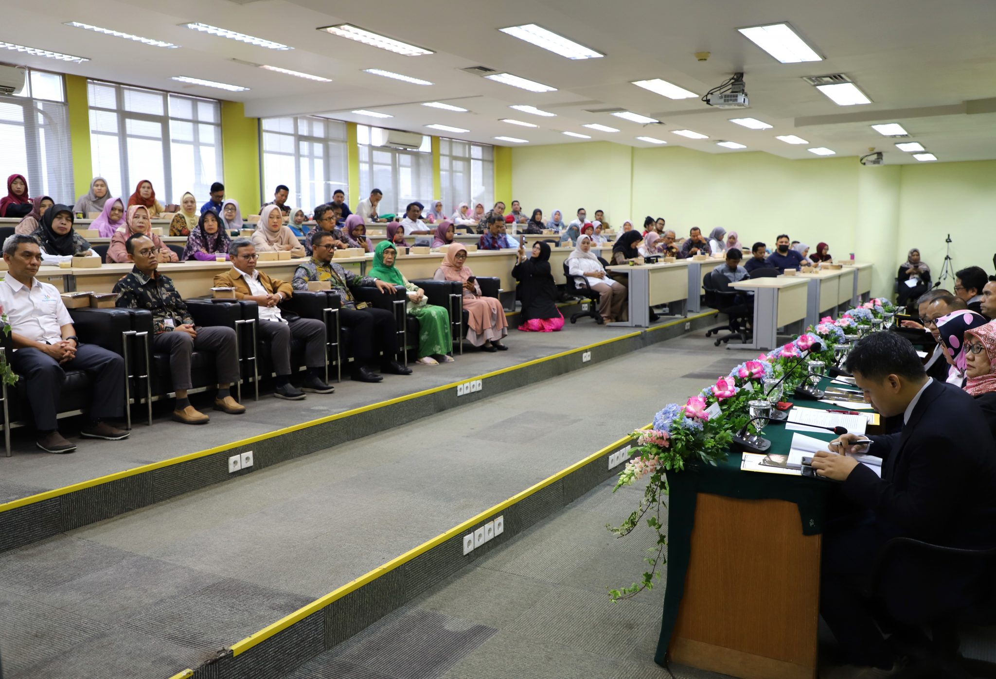 Promosi Doktor PPIE FEB UI, Nurina Paramitasari Ungkap Kesenjangan ...